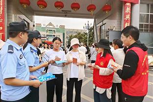 范弗里特：申京伤缺后 我们知道所有人都必须站出来